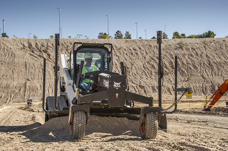 Bobcat Skid Steer LR50 CB30 002